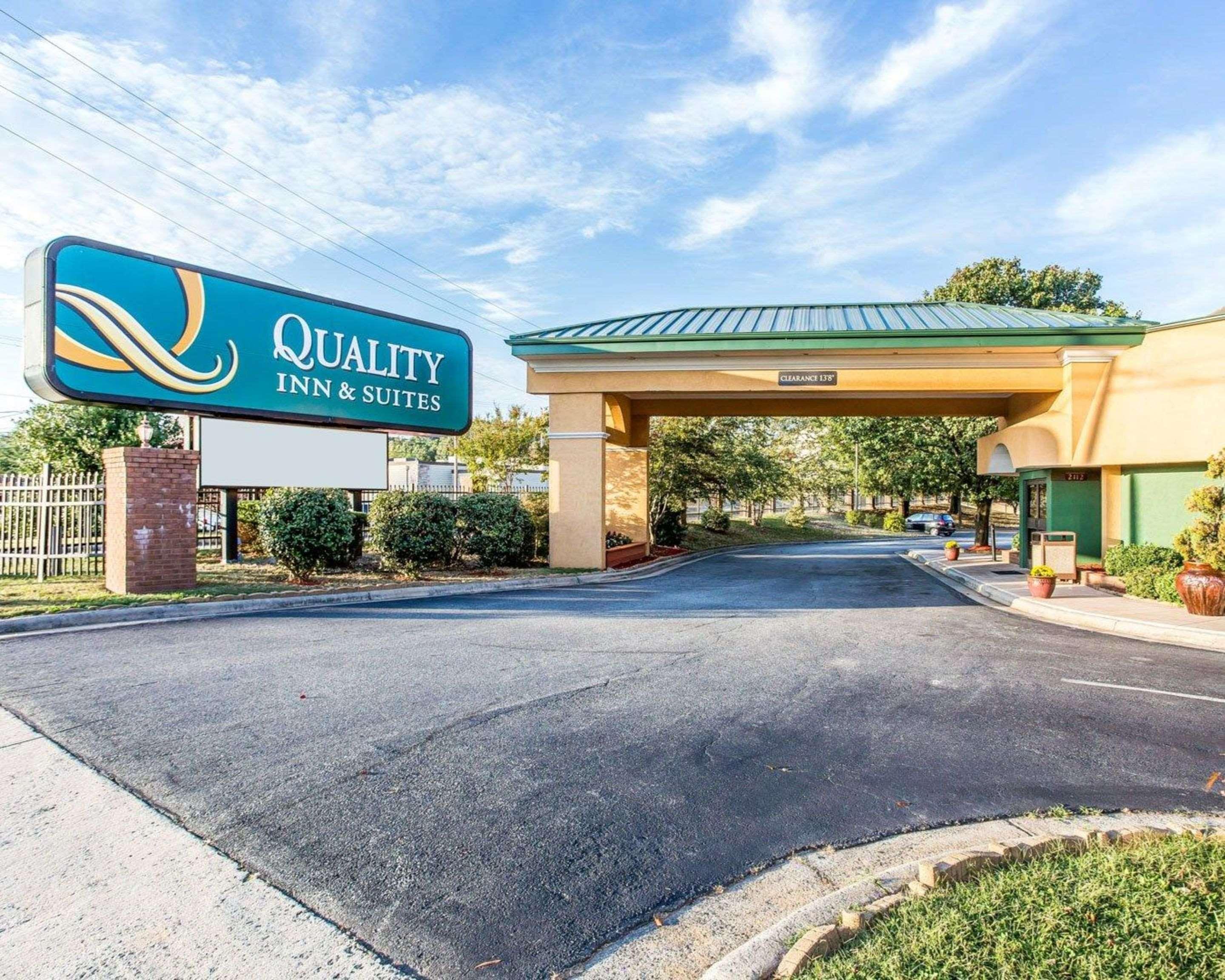 Quality Inn & Suites Coliseum Greensboro Exterior foto